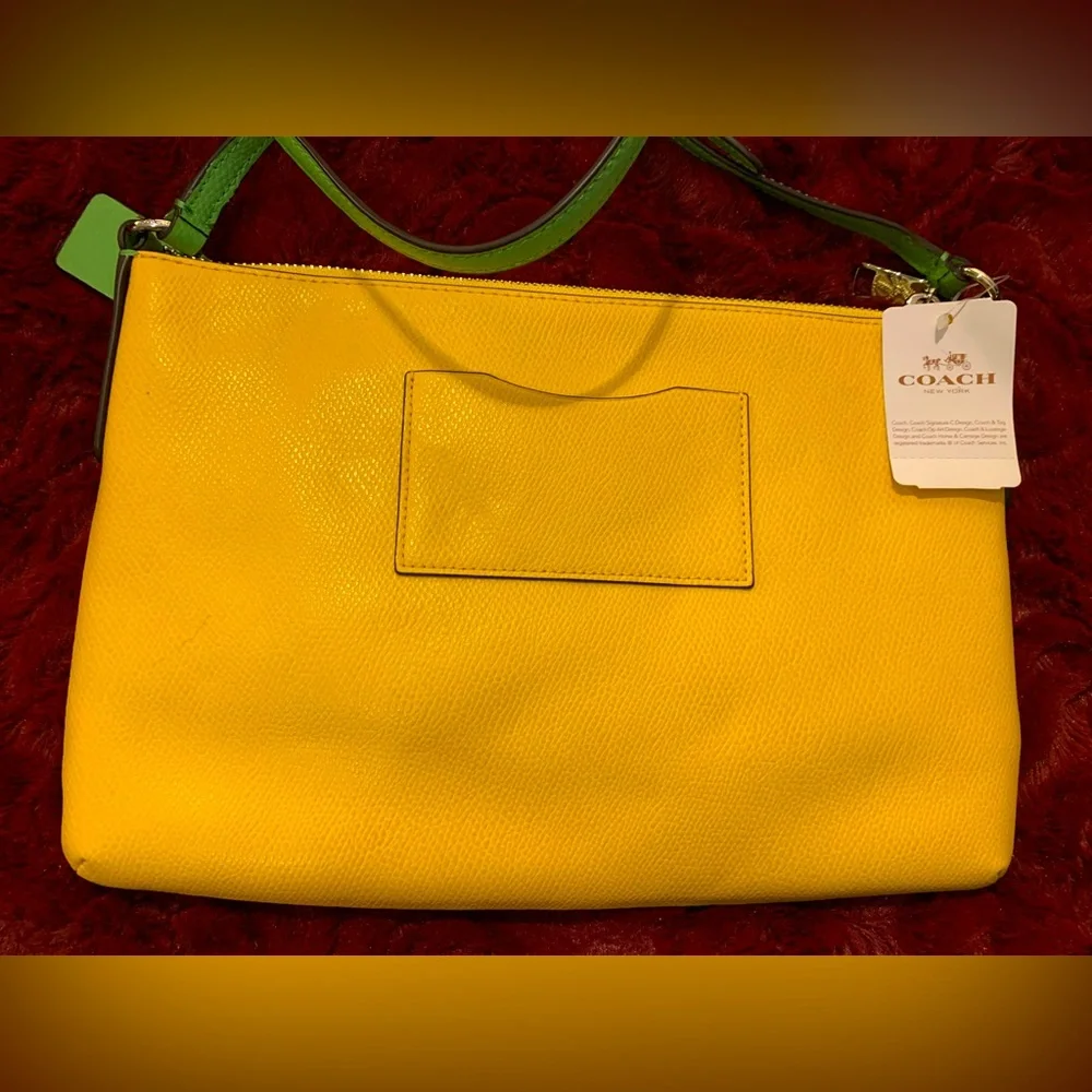 New with Tags Coach Yellow Crossbody Purse with Removable White Clutch - Picture 6 of 9